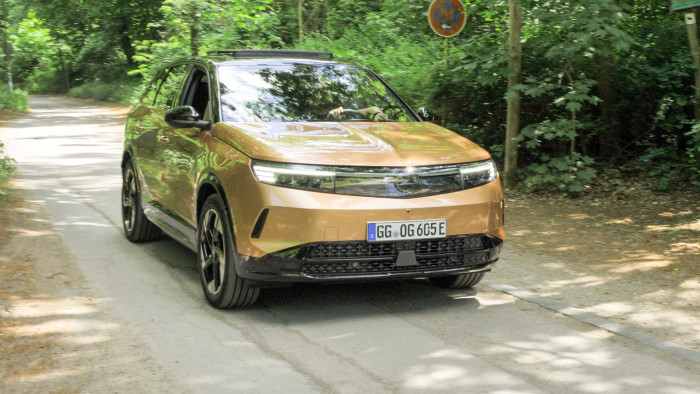 Der Opel Grandland kostet mit großem Akku ab 51.750 Euro. (Bild: Martin Wolf/Golem)